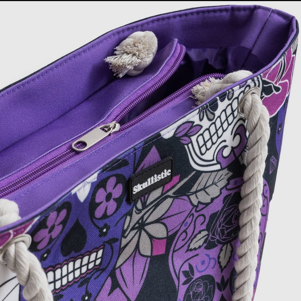 Large canvas tote bag. Brand:Skullistic,colors: purple, pink and black - Picture 4 of 6